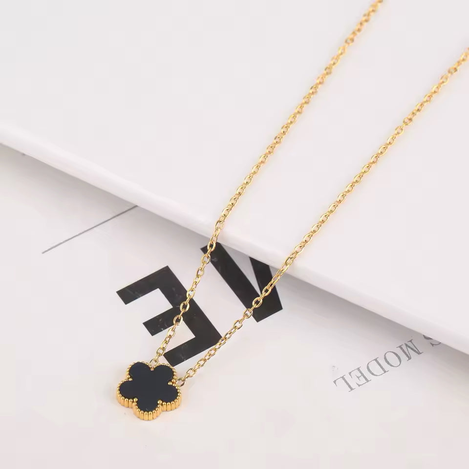 Collar con colgante trébol cinco hojas │Lunara Jewels™️
